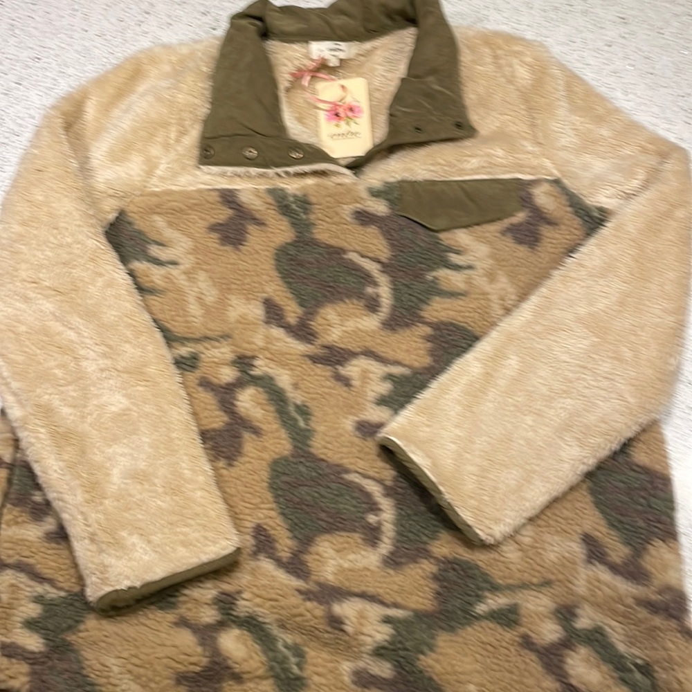 Women’s fleece pullover Jacket